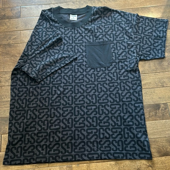 Men’s casual Gym Shark  Signature T-shirt - Picture 1 of 3